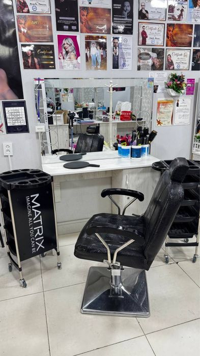 Vetrina prilavka sotiladi narxini kelishamiz kelishib bervoramiz