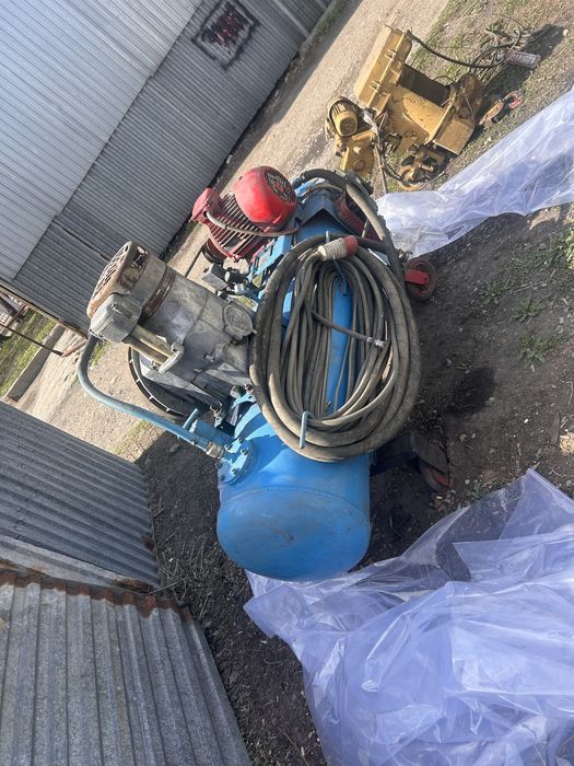 Продам пескоструйный аппарат! Компрессор