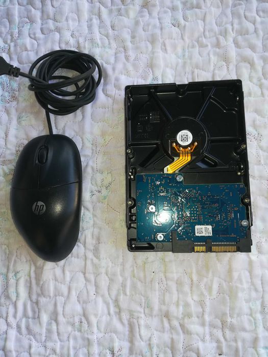 Видиопроигрыватель, пульты, мышки