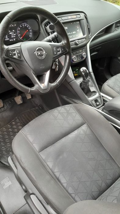 Vând Opel Zafira Tourer Din 2019 cu 7 Locuri