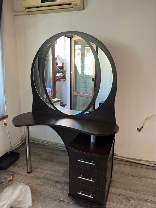 Тоалетка за спалня и две нощни шкафчета