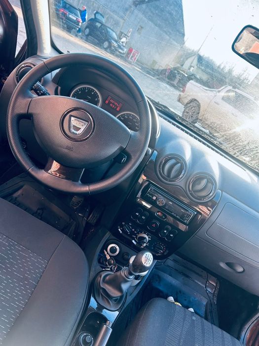 Vând Dacia Duster 4x4 2012