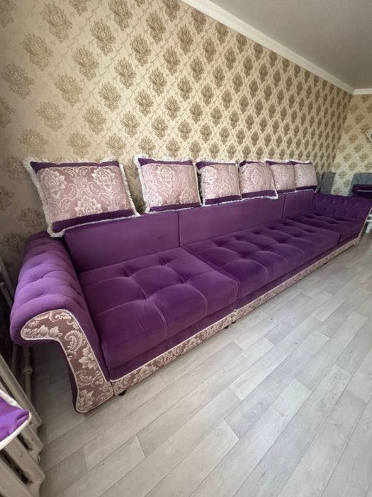 Продается диван 4 метра