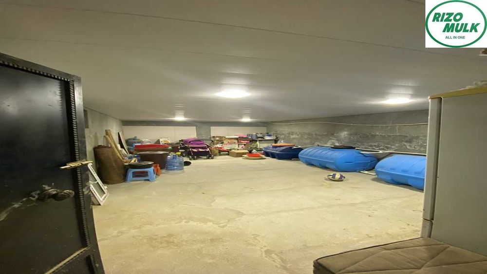 Назарбек Харакатда ховли сотилади. NR494/106