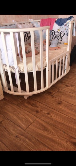 Продам манеж манежка