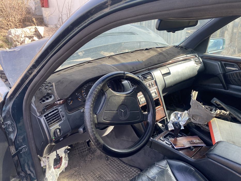 Мерседес Е320 по з.ч