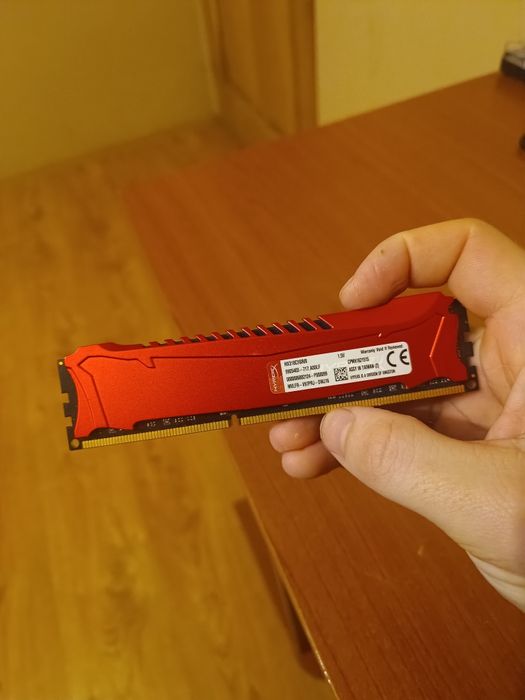 2X8 GB RAM Kingston HyperX 1886 mhz cl9