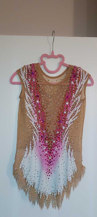 Трико да художествена гимнастика