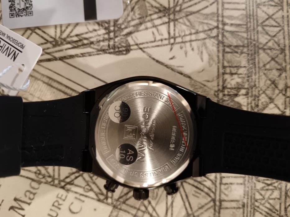 Продам часы Naviforce. Новые