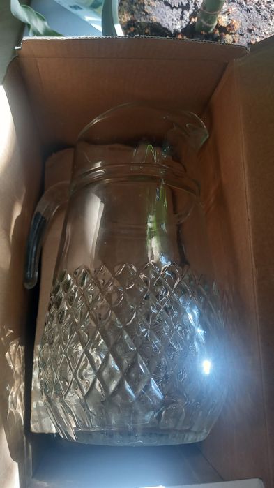 Стъклен сервиз с кана и 6 чаши