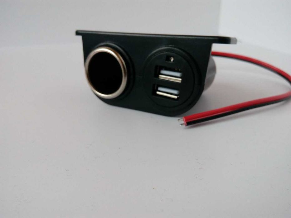 Блок гнездо прикуривателя + 2 usb