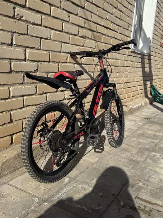 продам детский велосипед Altek