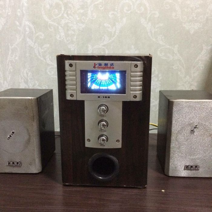 Японский буфер с колонками