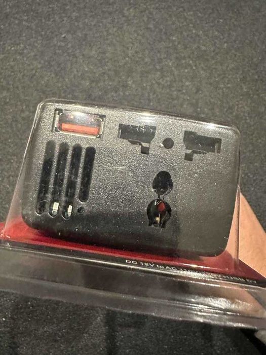 Инвертор на напрежение от 12V на 220V / 150W + USB 5V