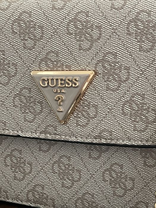 Geanta Guess bej cu logo