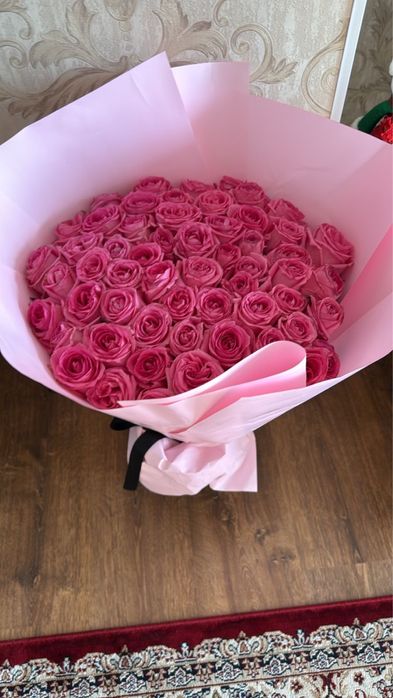 Розы свежие 65 штук