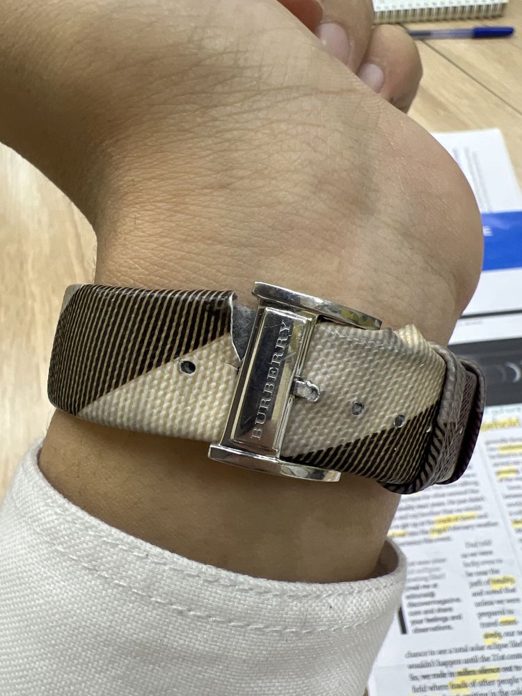 Burberry bu9212 store