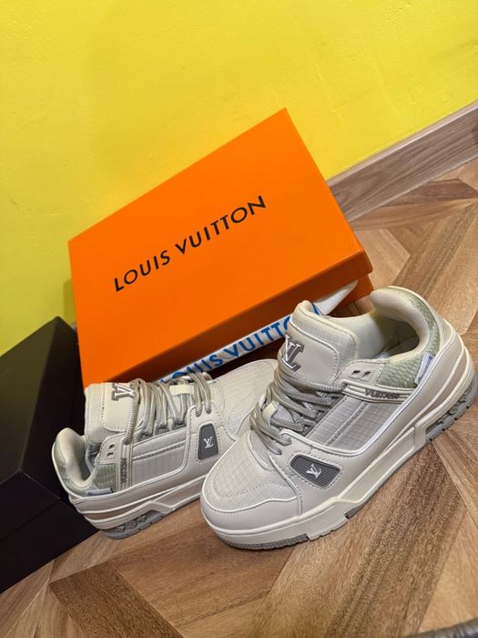 Adidasii LV Trainer