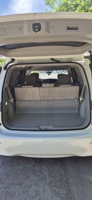 Продам семиместный минивэн.