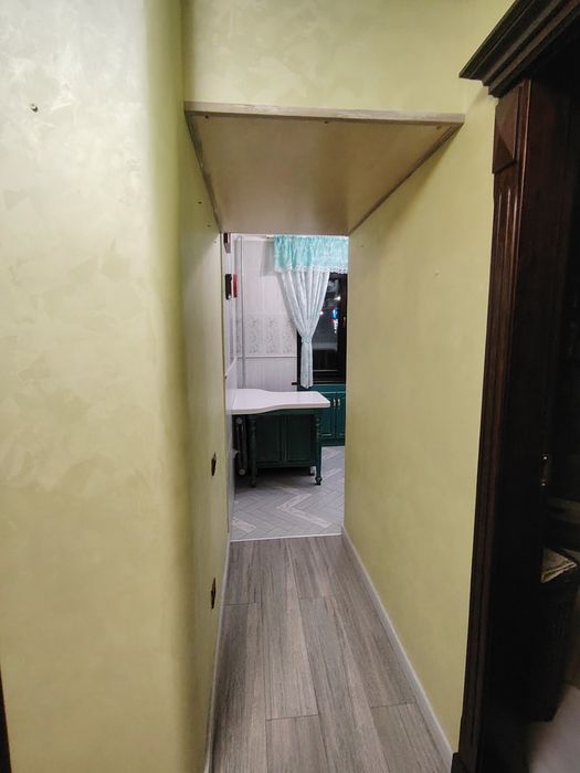 Продам квартиру трехкомнатную