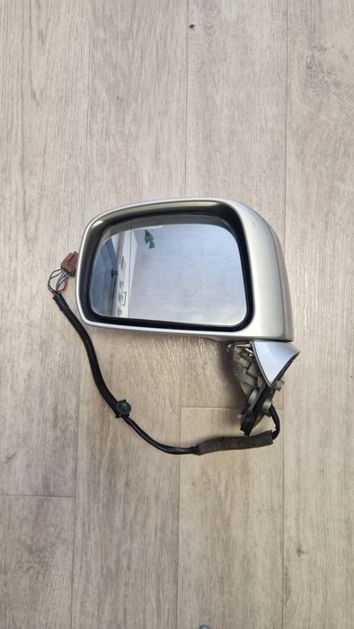 Боковые зеркала на NISSAN TIIDA