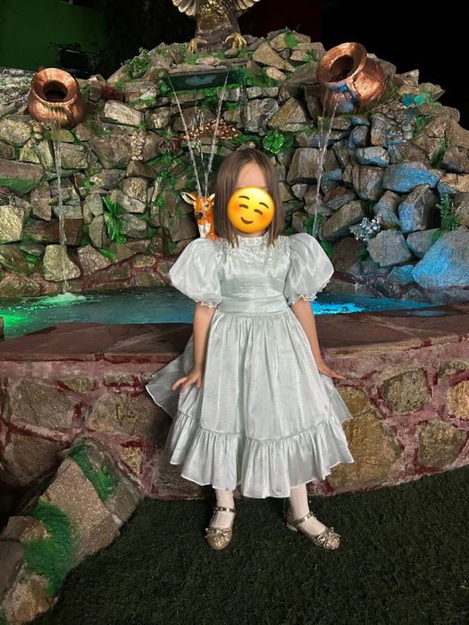 Нежное нарядное платье для девочки 5-6лет