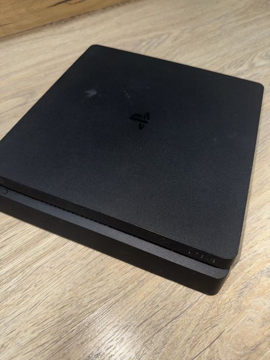 PlayStation 4 slim