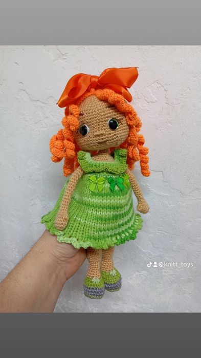 Продам вязаную куклу