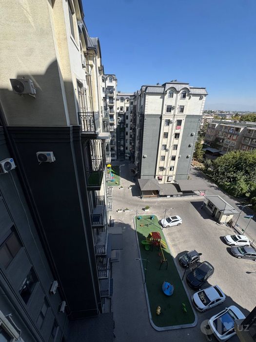 Срочно продается чистая и новая квартира. Сайрам, ЖК Манзур.