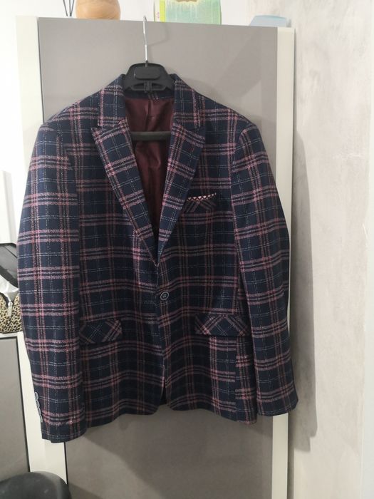 Vând sacou impecabil