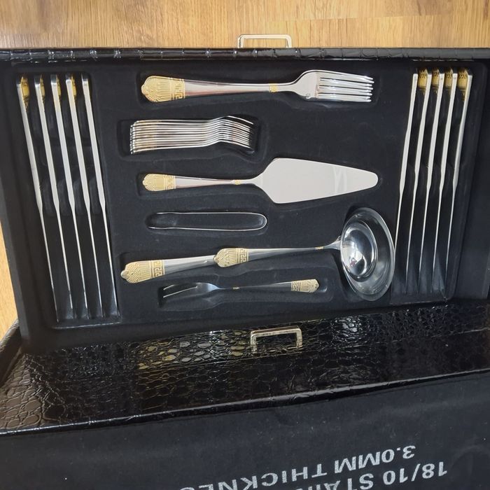 Столовые приборы