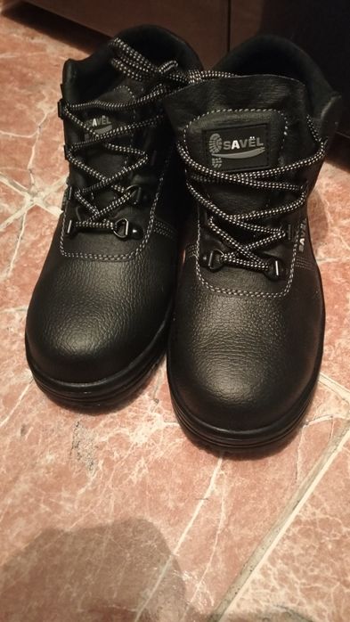 2шт спец. обувь и сапоги продается