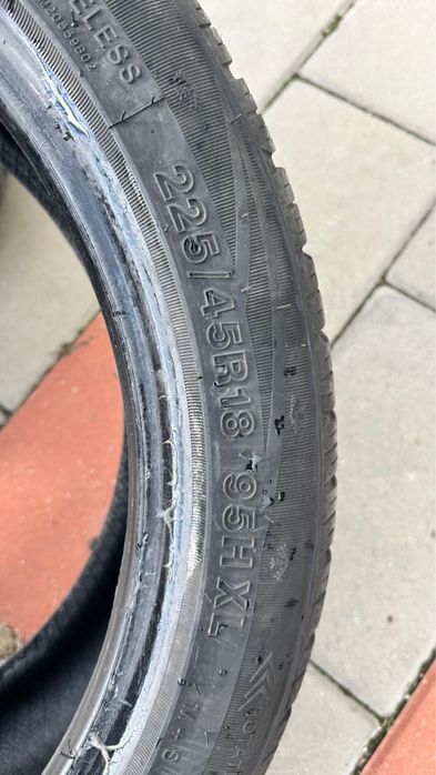 Vand anvelope iarna 225/45R18