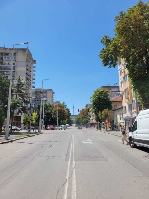 Дава се под наем Тристаен апартамент в Русе, Център - 80 кв.м за 357 € - Снимка #11