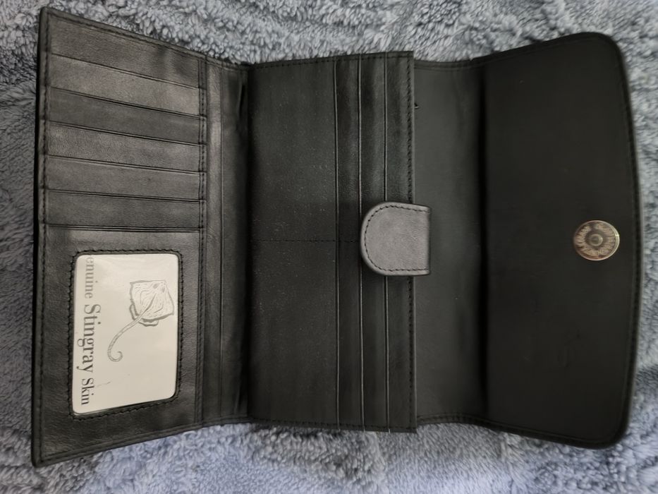 Кошелек из кожи ската