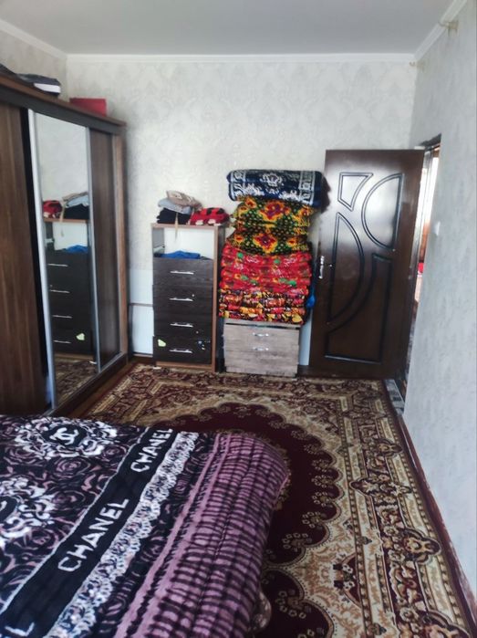 Уй сотилади 3 хонали 1 - этаж арка олди огород