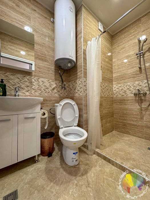 Дава се под наем Двустаен апартамент в Бургас, Изгрев - 72 кв.м за 561 € - Снимка #6