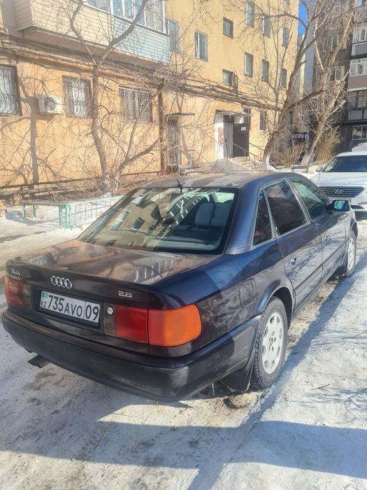 Автомобиль Ауди С4