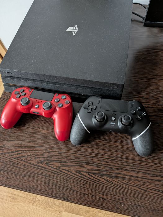 PS4 pro modat în garanție