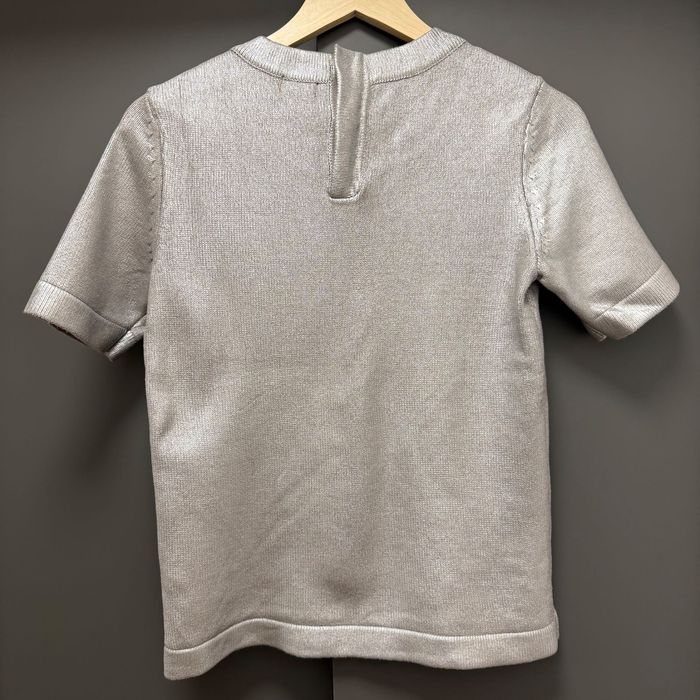 Bluză H&M cu mânecă scurtă, argintiu metalizat, mărimea 34.