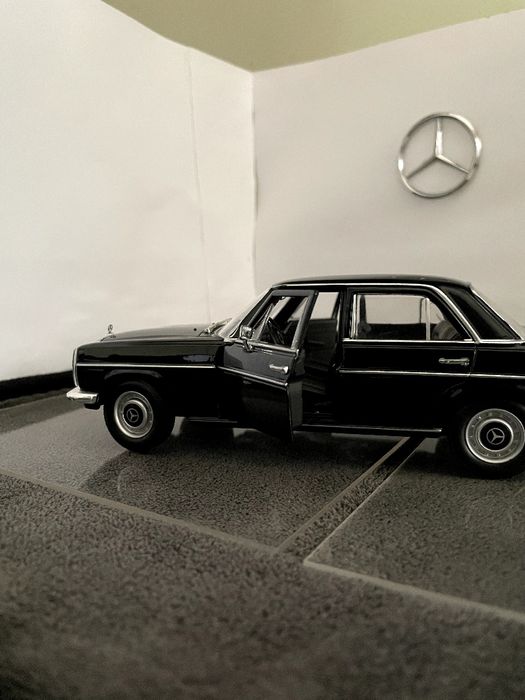Mercedes benz w111 coupe original 1:24 modelcar