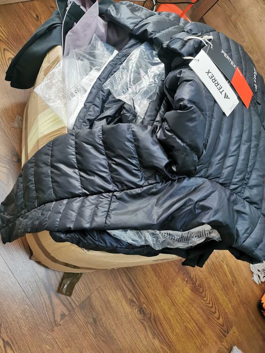 Lot haine Adidas Nike Jordan originale – noi cu etichetă, haine engros