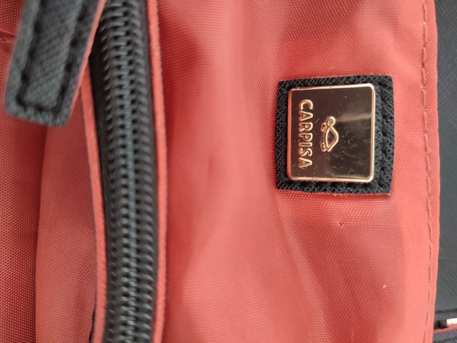 Чанта с дълга подвижна дръжка