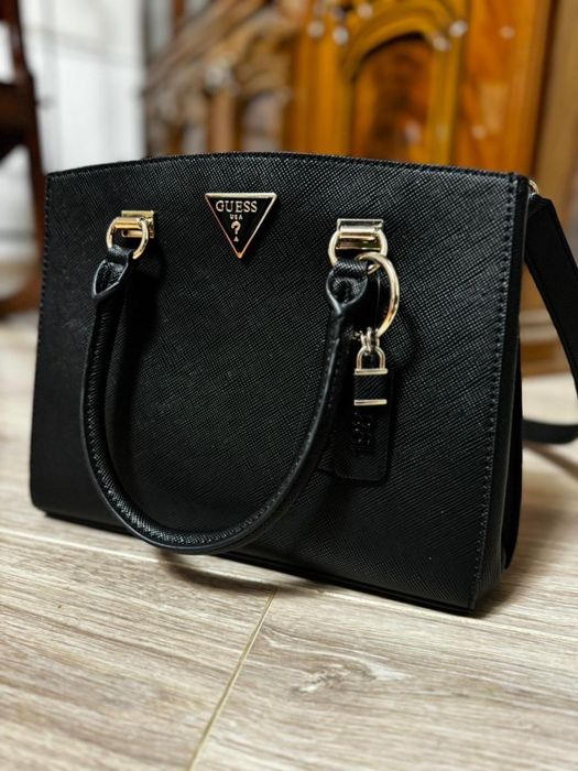 Guess Сумка (куплена в Германии)