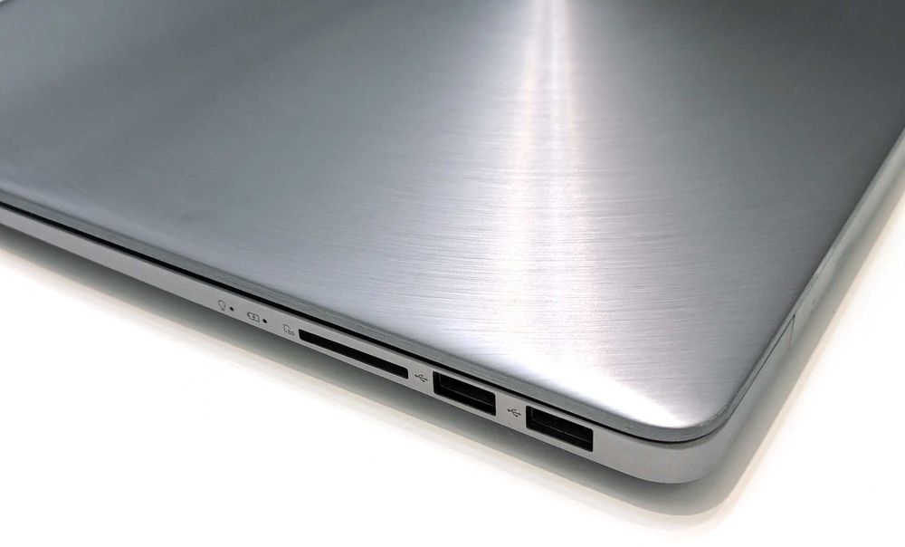 Продавам лаптоп Asus ZenBook UX430U