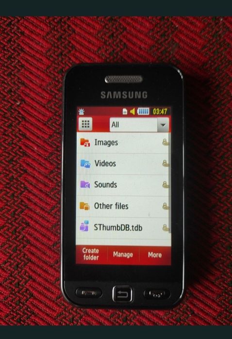 Telefon cu touchscreen și cameră video
