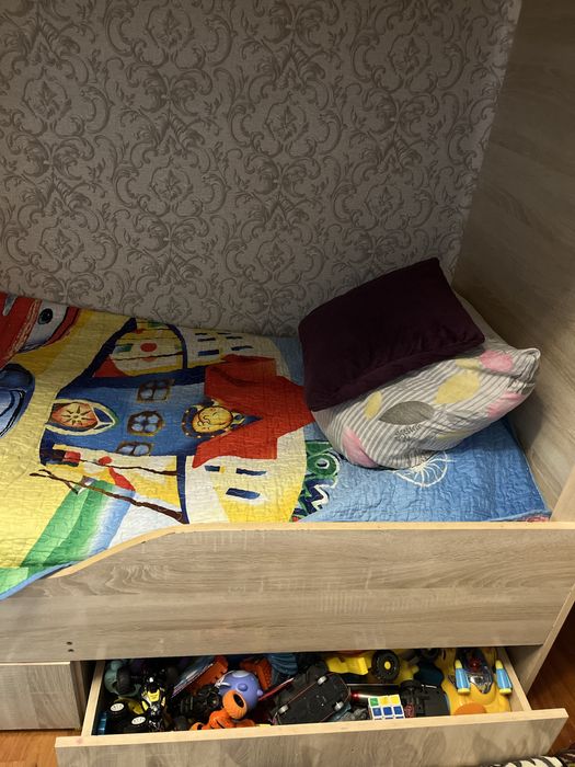 Продам двухъярусную кровать