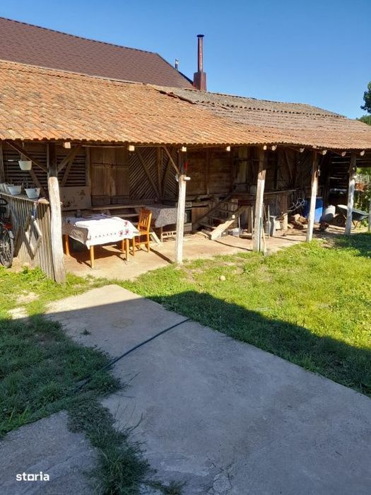 Casa renovata complet, 1800 mp teren, zona linistita in Cornita