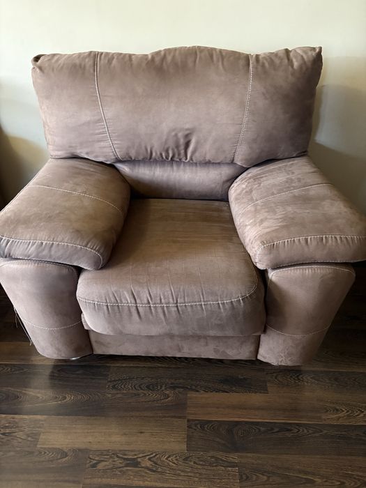 Диван ,тройка двойка и фотьойл