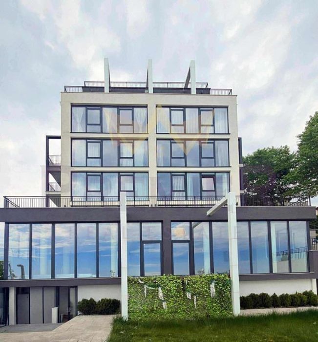 Продава се Двустаен апартамент в Обзор - 52 кв.м за 1404 €/кв.м - Снимка #2